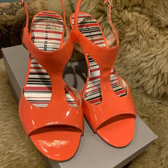Anne Klein coral sandals with cork heels. EUC. US 7 - Picture 4 of 8